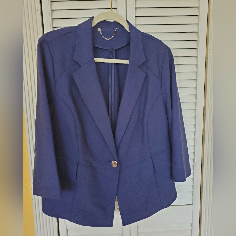 Blazer in Navy Blue